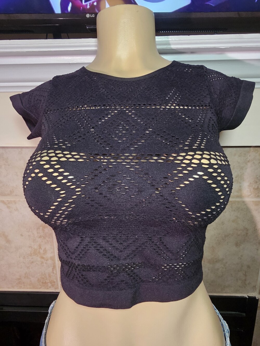 NWT. Black Stretch Diamond Pattern Mesh Knit Crop Top.